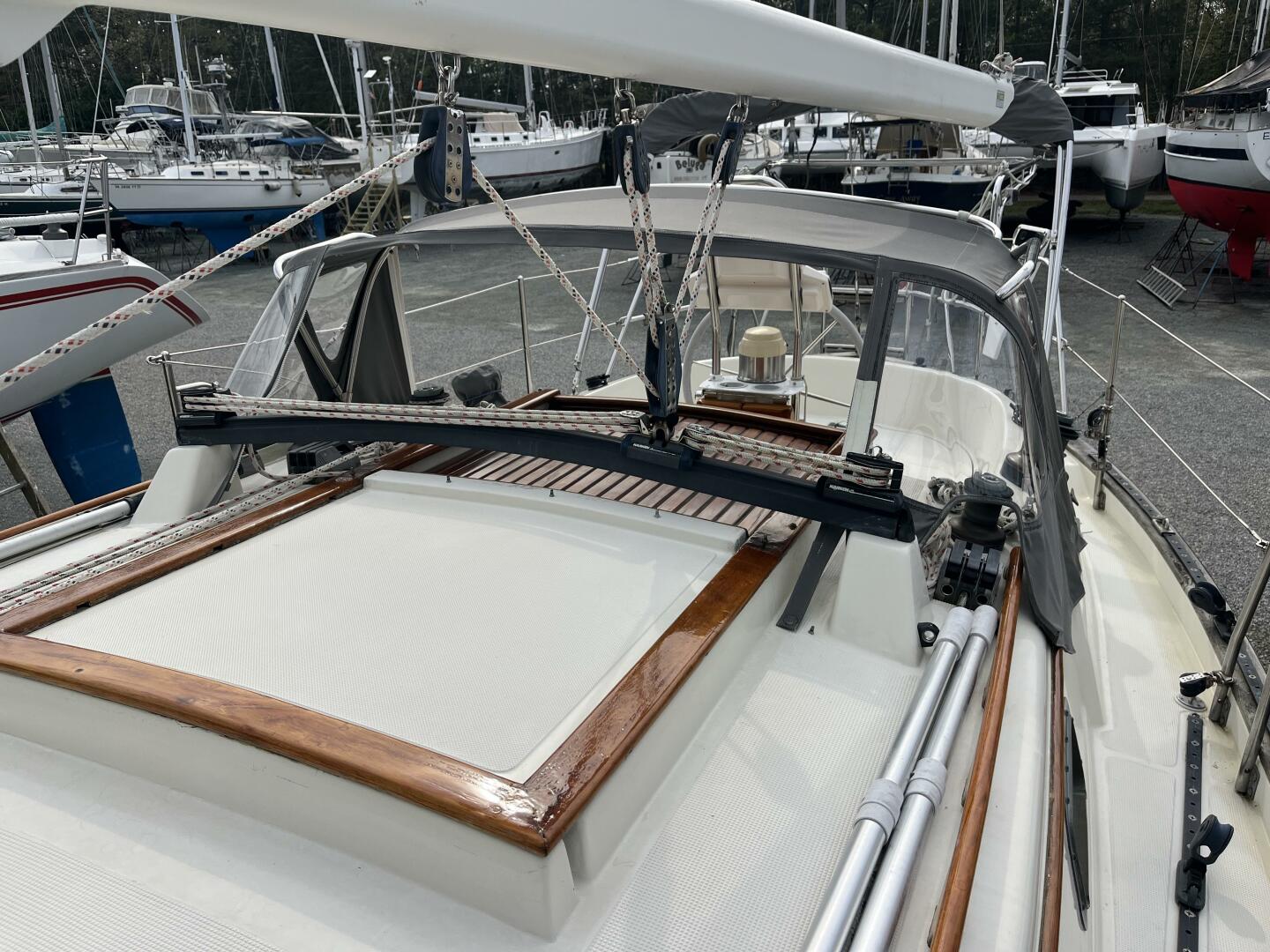 Slide: The Image of Pacific Seacraft Crealock 37 2001 - 5231951