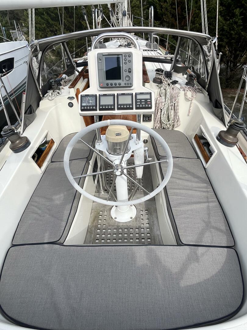 Slide: The Image of Pacific Seacraft Crealock 37 2001 - 5232103
