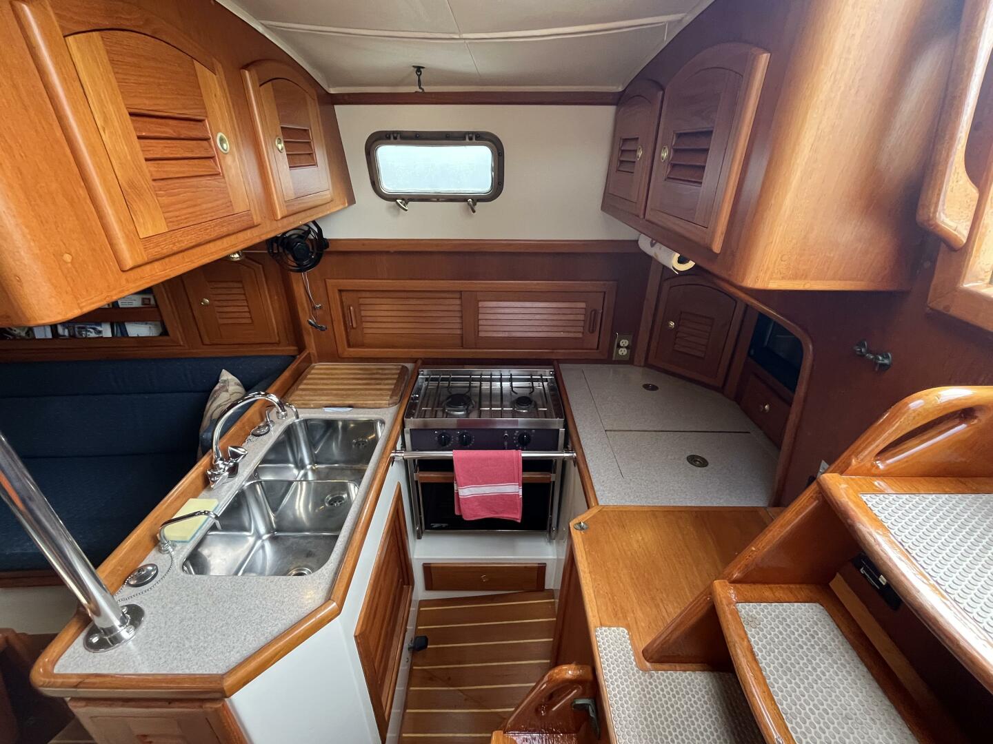 Slide: The Image of Pacific Seacraft Crealock 37 2001 - 5235965