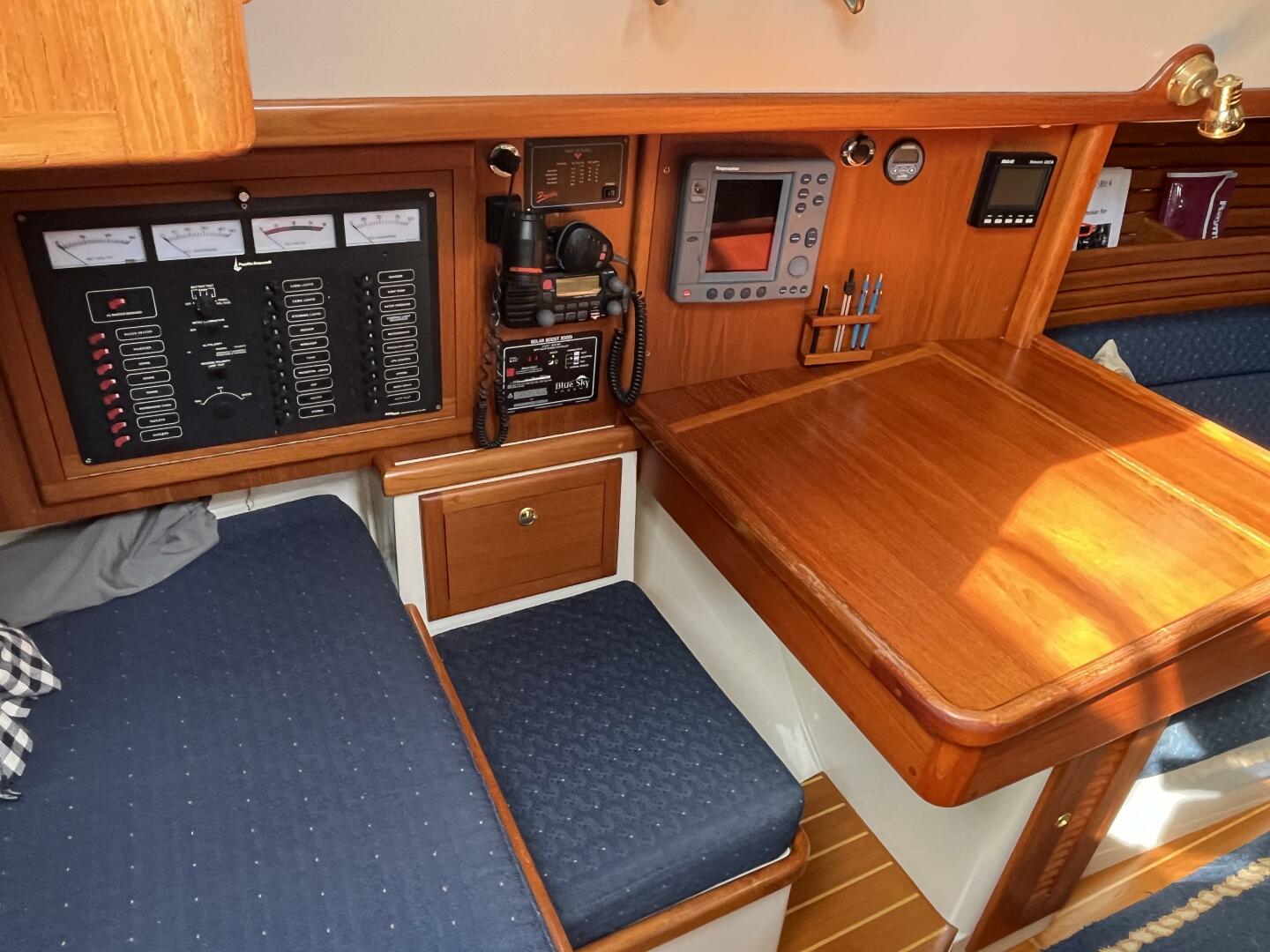 Slide: The Image of Pacific Seacraft Crealock 37 2001 - 5235968