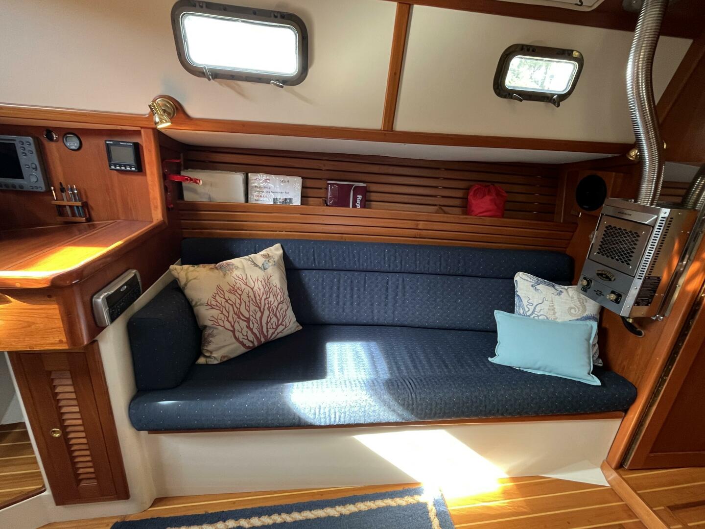 Slide: The Image of Pacific Seacraft Crealock 37 2001 - 5236269