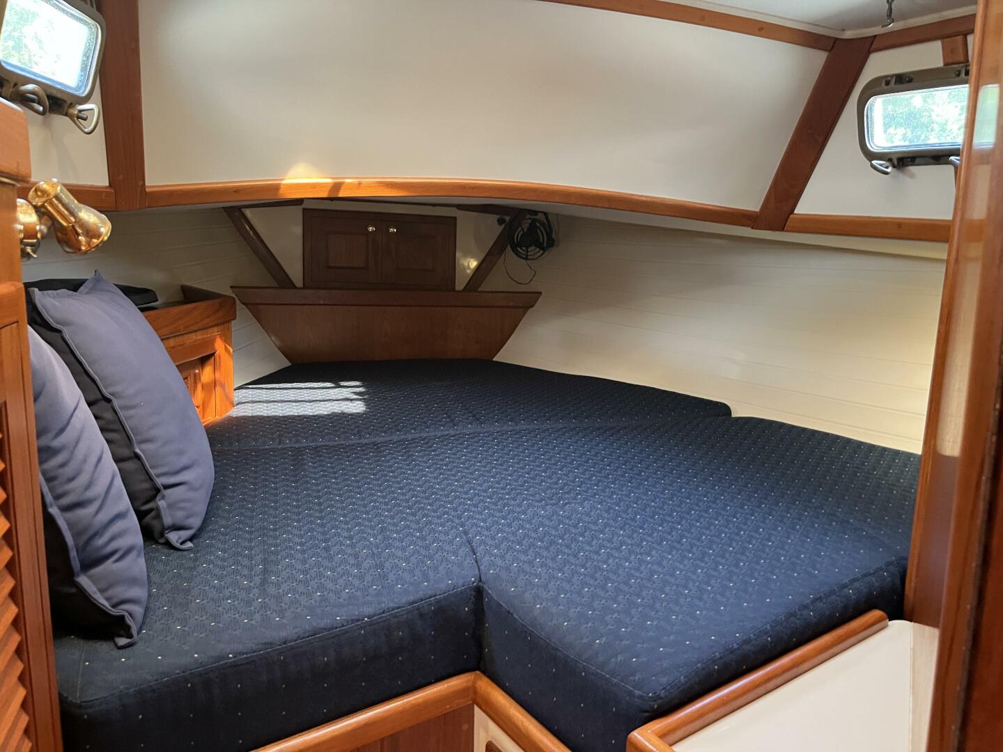 Slide: The Image of Pacific Seacraft Crealock 37 2001 - 5235991