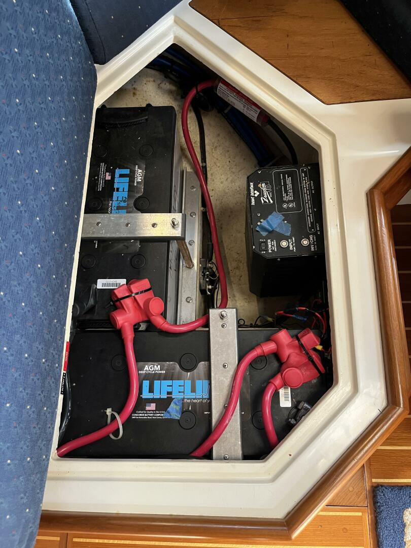 Slide: The Image of Pacific Seacraft Crealock 37 2001 - 5236353
