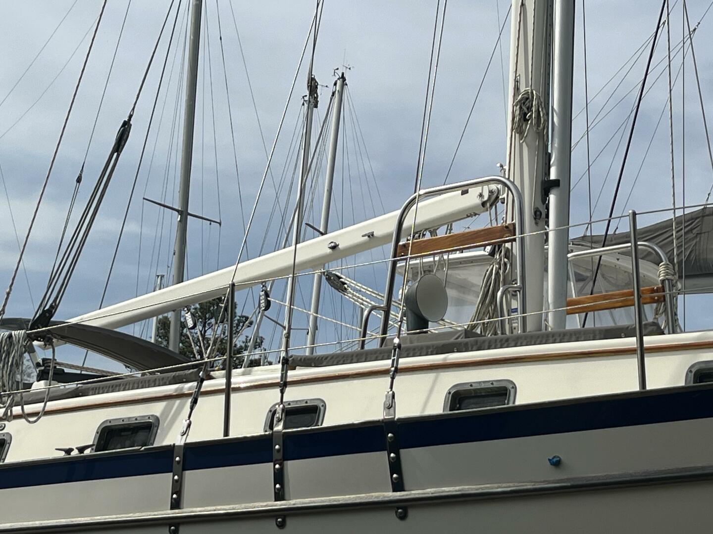 Slide: The Image of Pacific Seacraft Crealock 37 2001 - 5232099