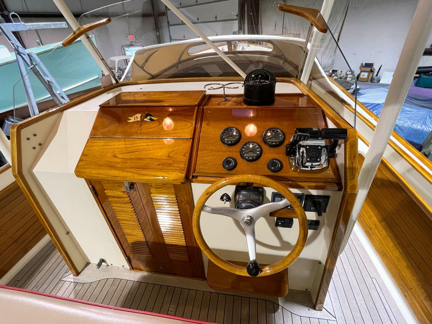 Slide: The Image of Padebco V27 Center Console 2003 - 4242390