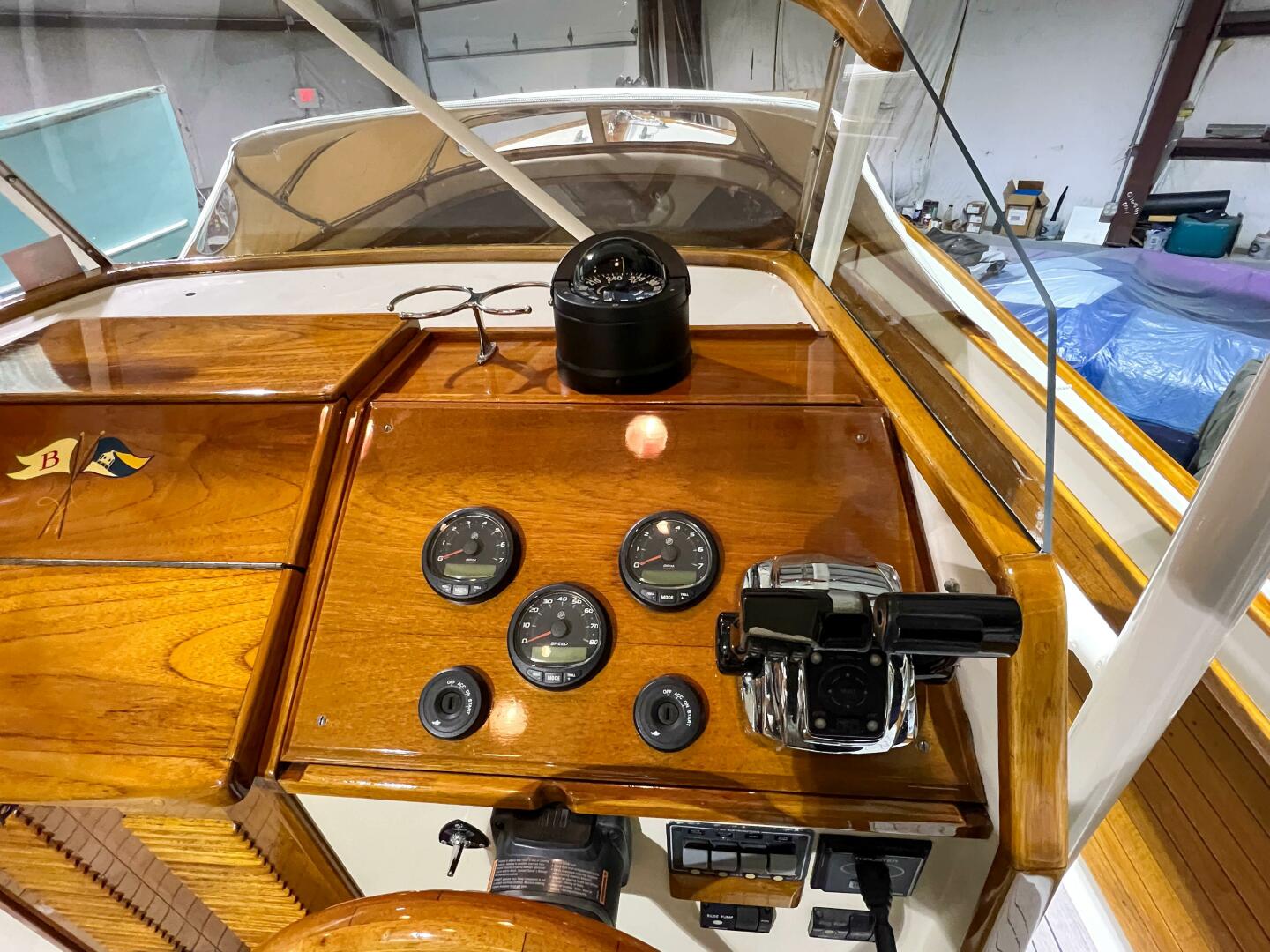 Slide: The Image of Padebco V27 Center Console 2003 - 4242391