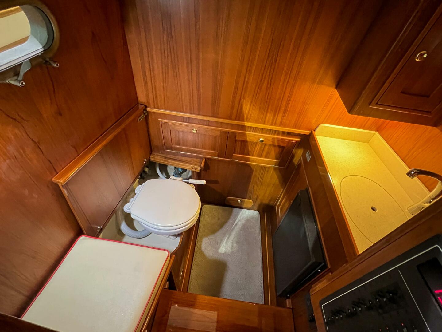 Slide: The Image of Padebco V27 Center Console 2003 - 4242392