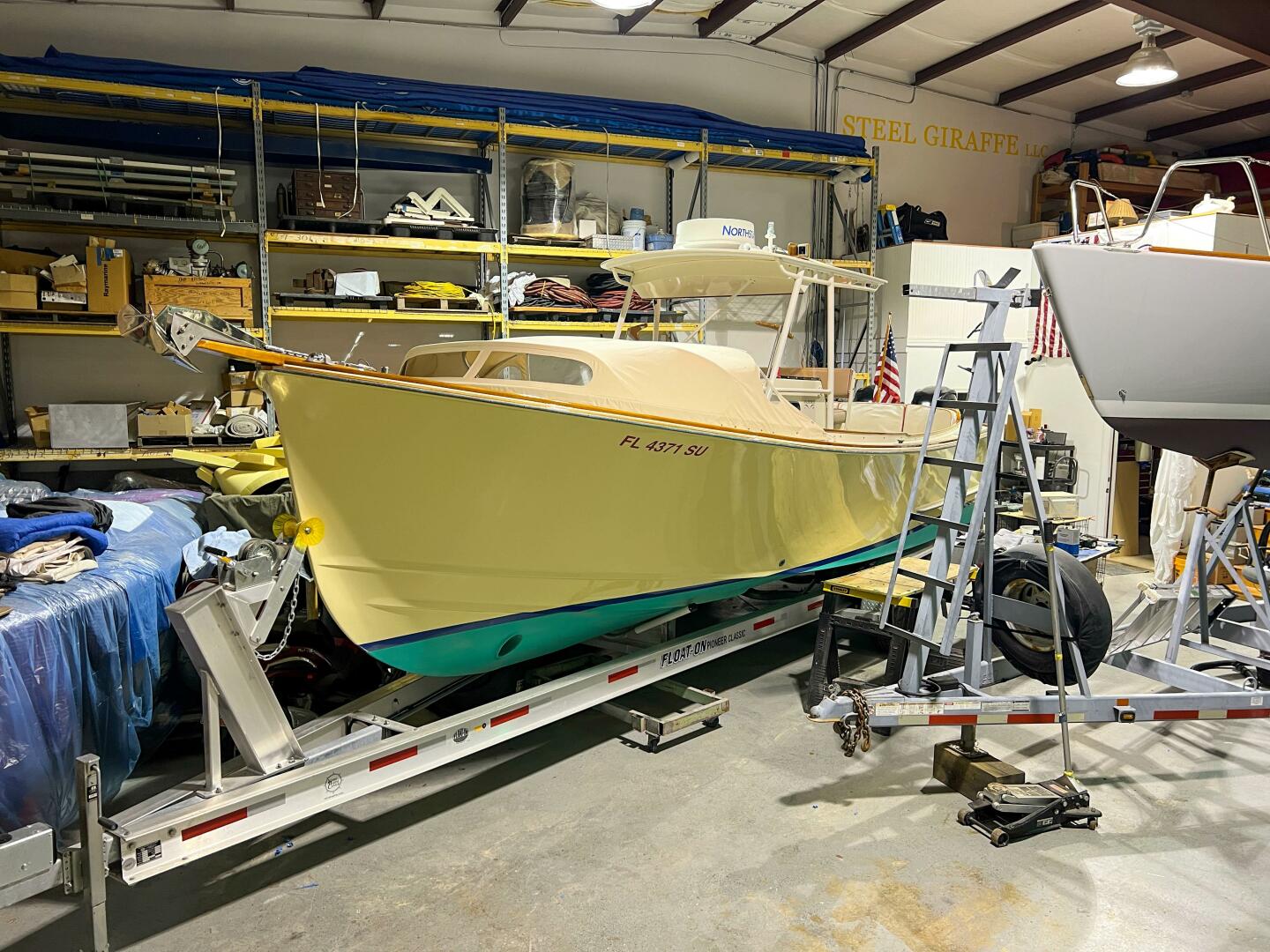 Slide: The Image of Padebco V27 Center Console 2003 - 4242416