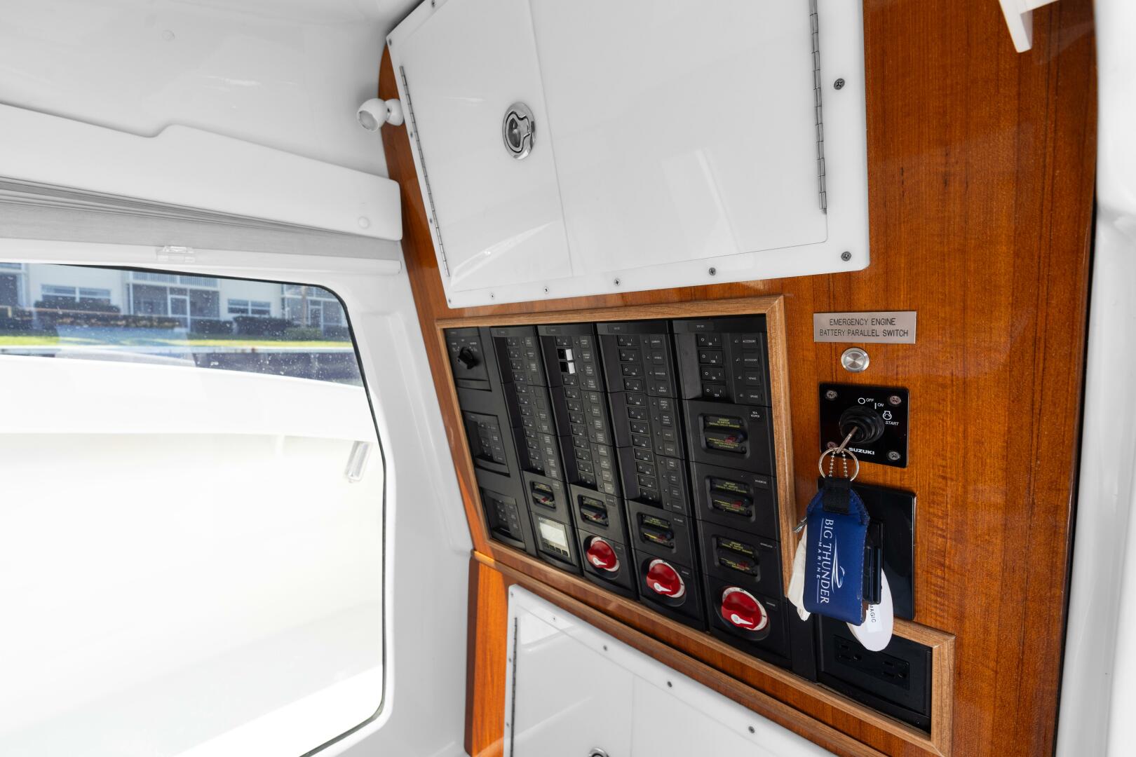 Slide: The Image of Palmer Custom 28 2021 - 5035185