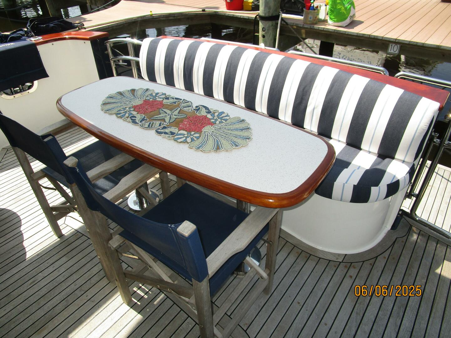 Slide: The Image of 54' Pama aftdeck seating - 5404224