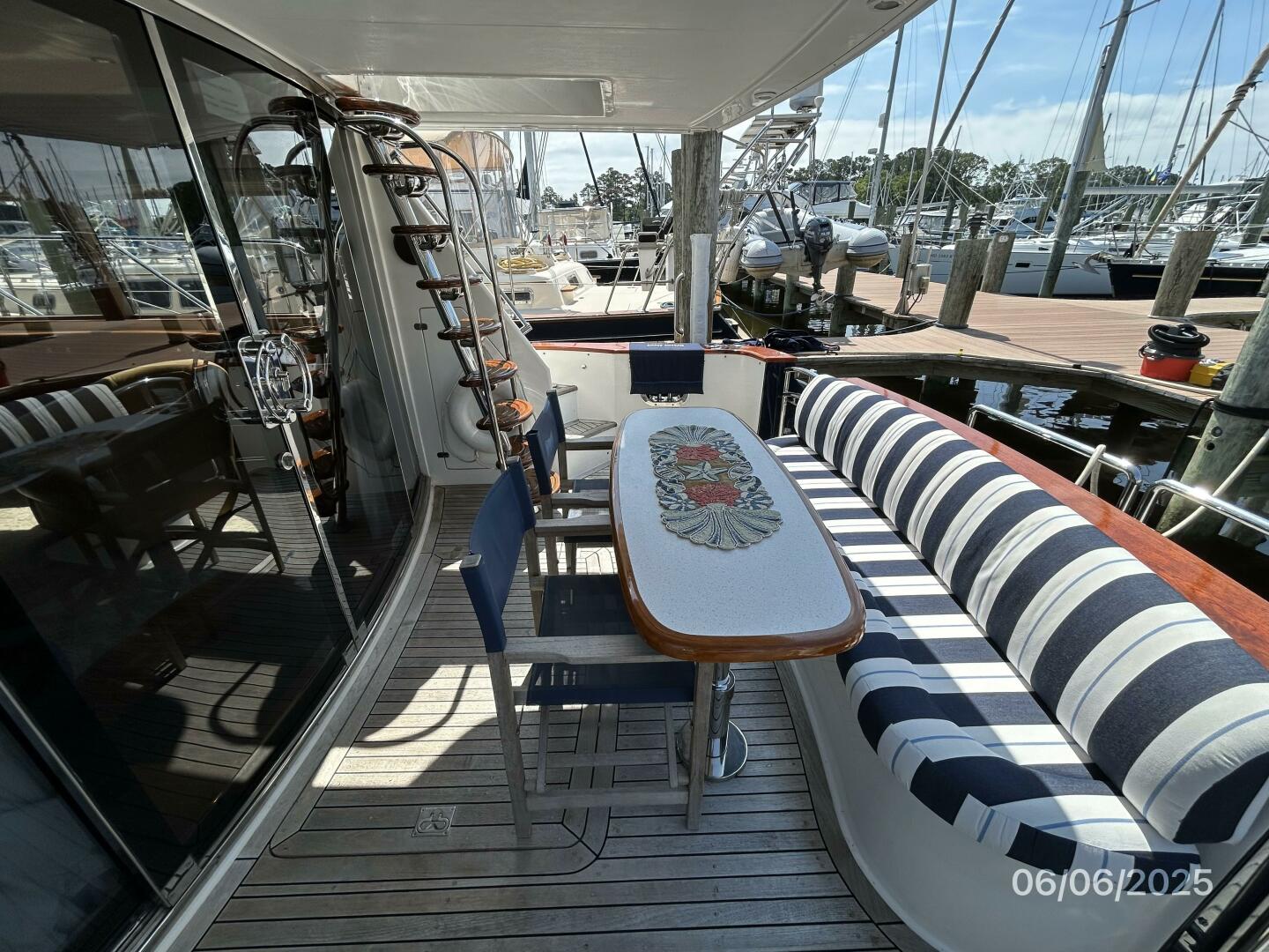 Slide: The Image of 54' Pama aftdeck starboard - 5404225