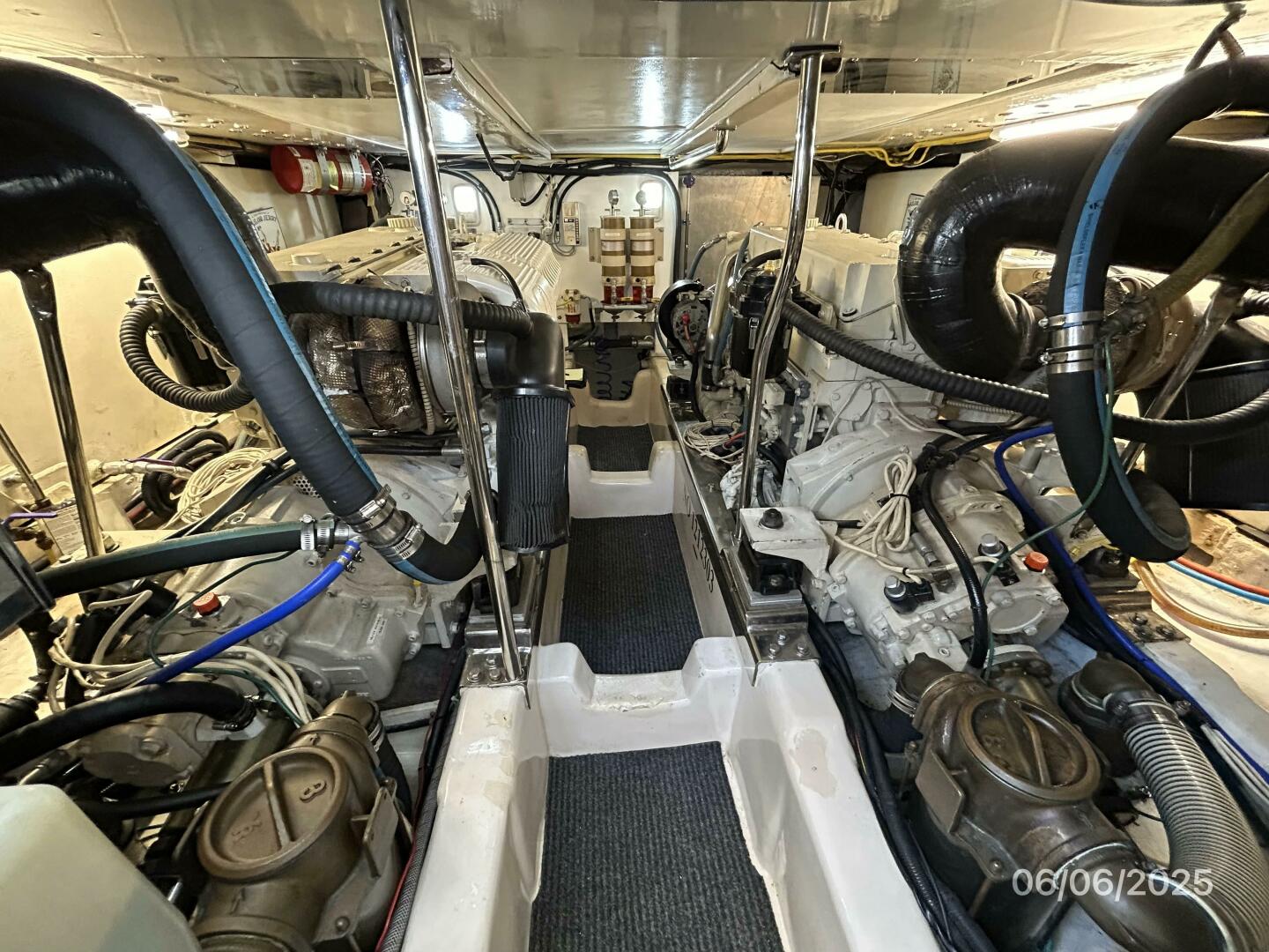 Slide: The Image of 54' Pama engine room forward - 5404236