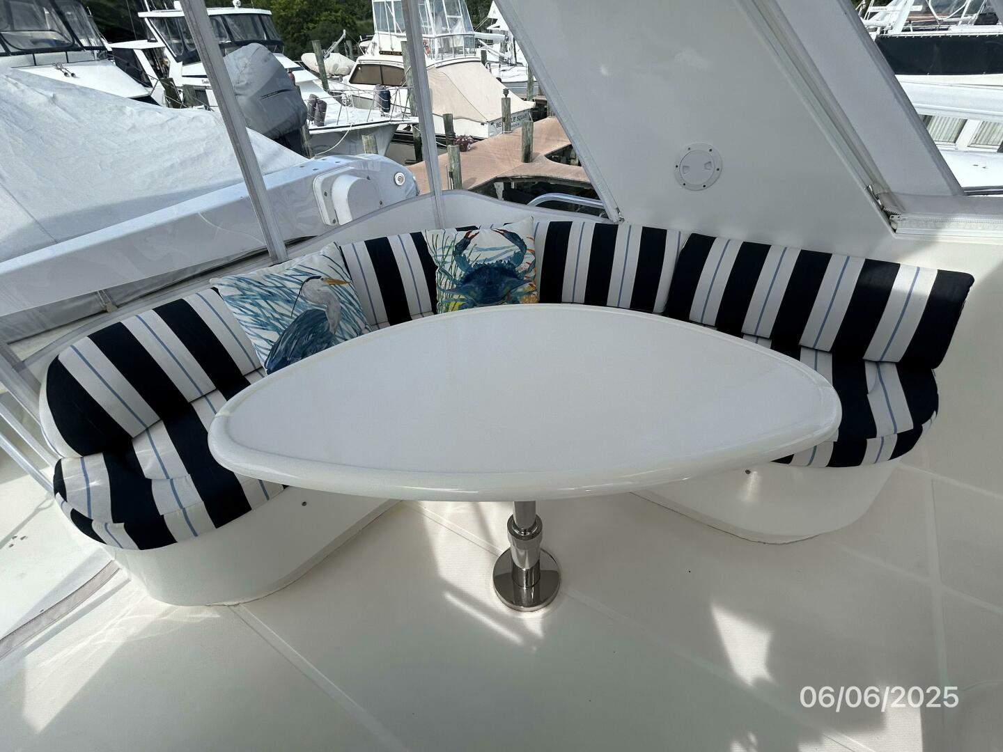 Slide: The Image of 54' Pama flybridge seating1 - 5404243