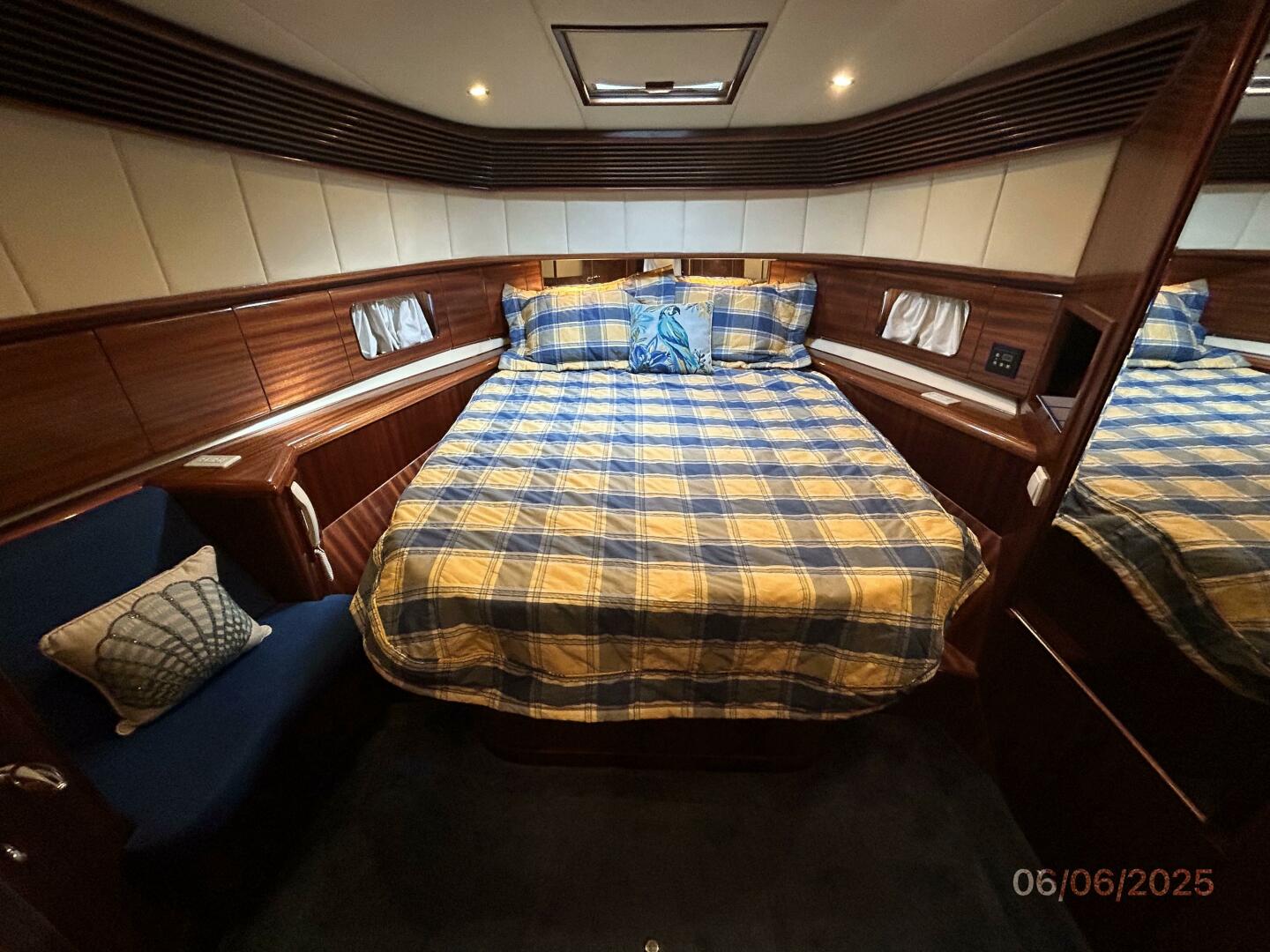 Slide: The Image of 54' Pama forward guest stateroom - 5404253