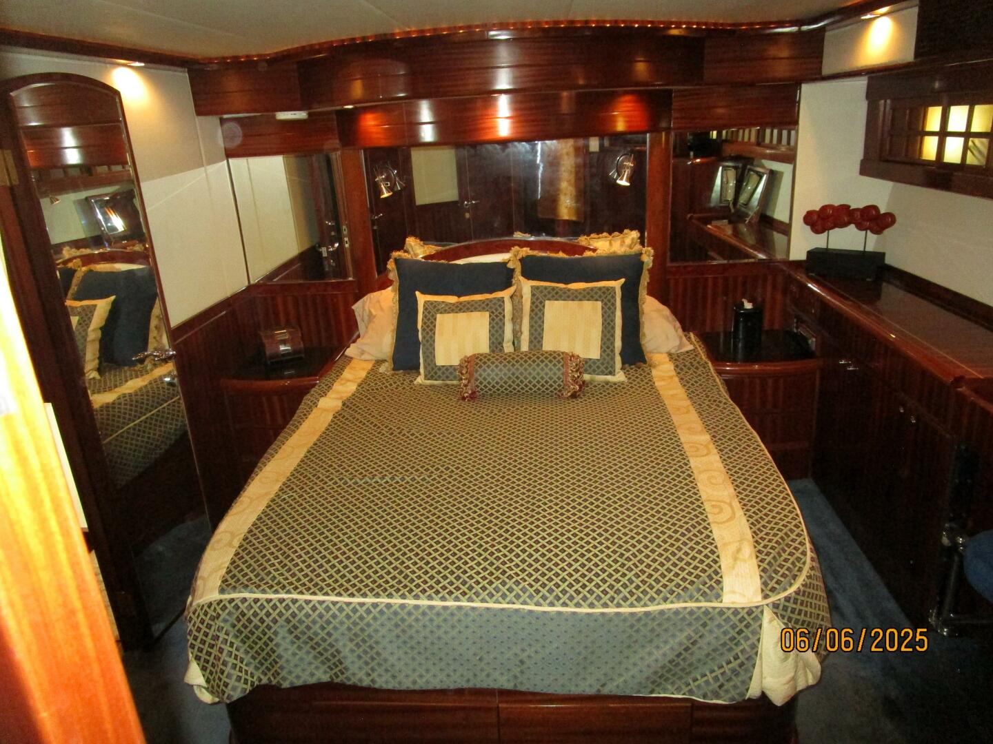 Slide: The Image of 54' Pama master stateroom - 5404269