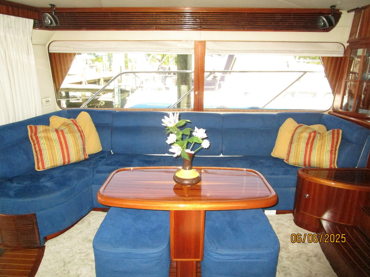 Slide: The Image of 54' Pama salon port - 5404302