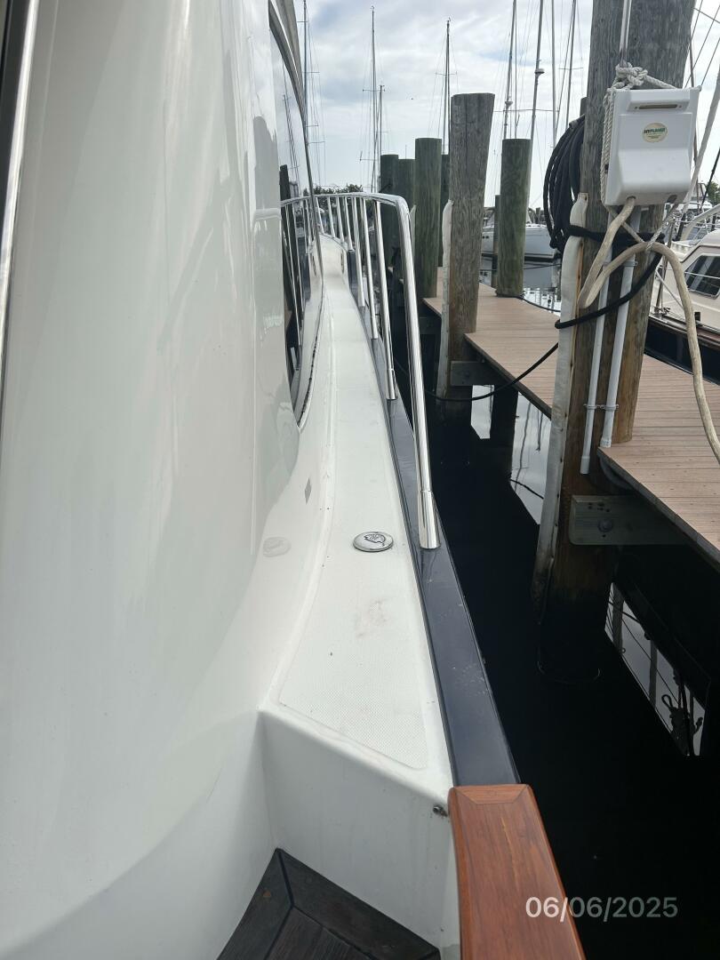 Slide: The Image of 54' Pama starboard side deck2 - 5404315