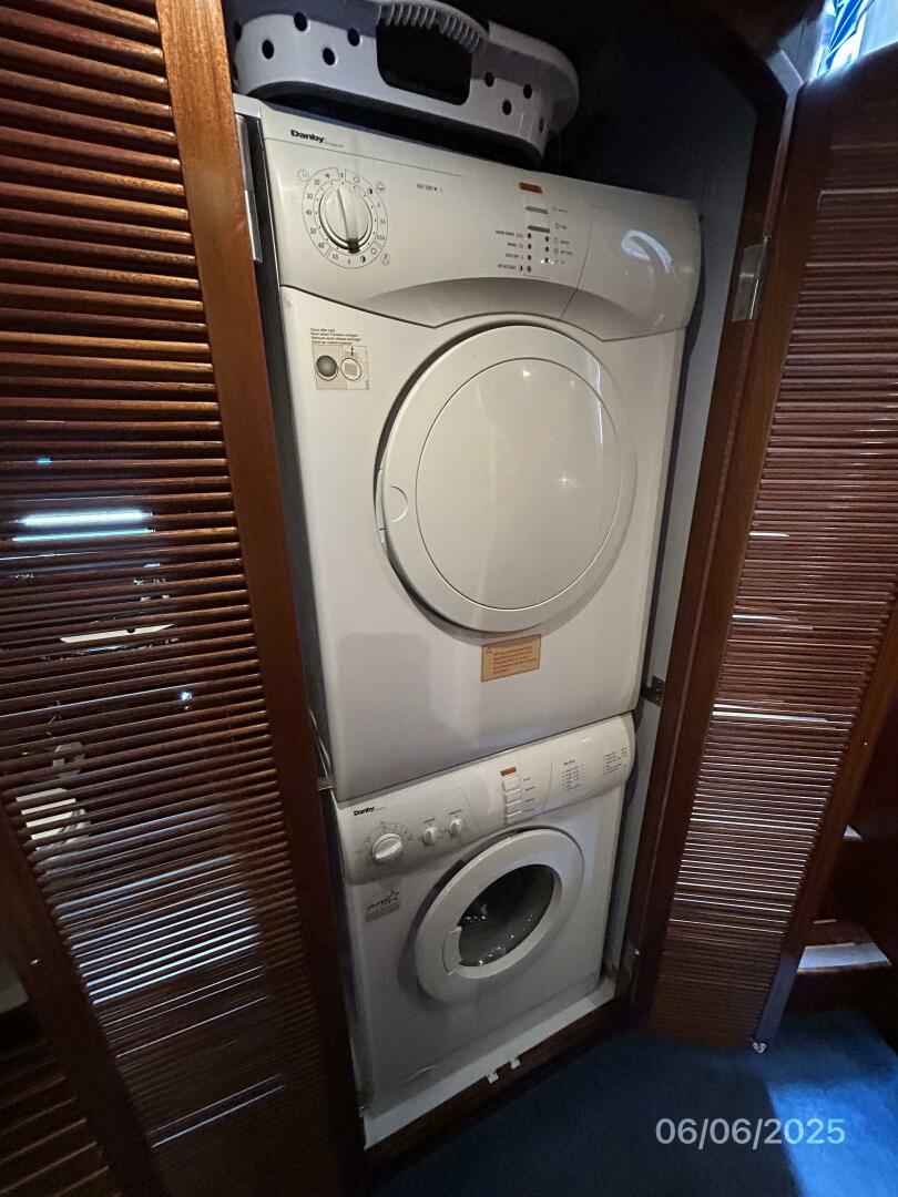 Slide: The Image of 54' Pama washer-dryer - 5404326
