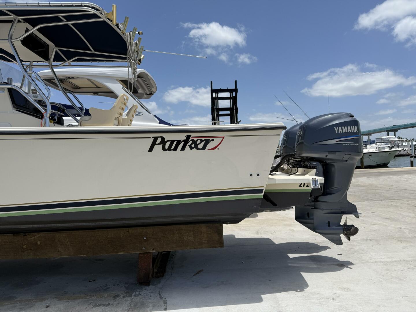 Slide: The Image of 2008 Parker 2501 Center Console - Port - 5545697