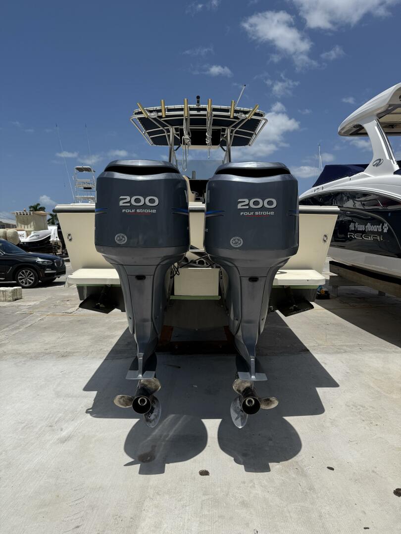 Slide: The Image of 2008 Parker 2501 Center Console - Engines - 5545708