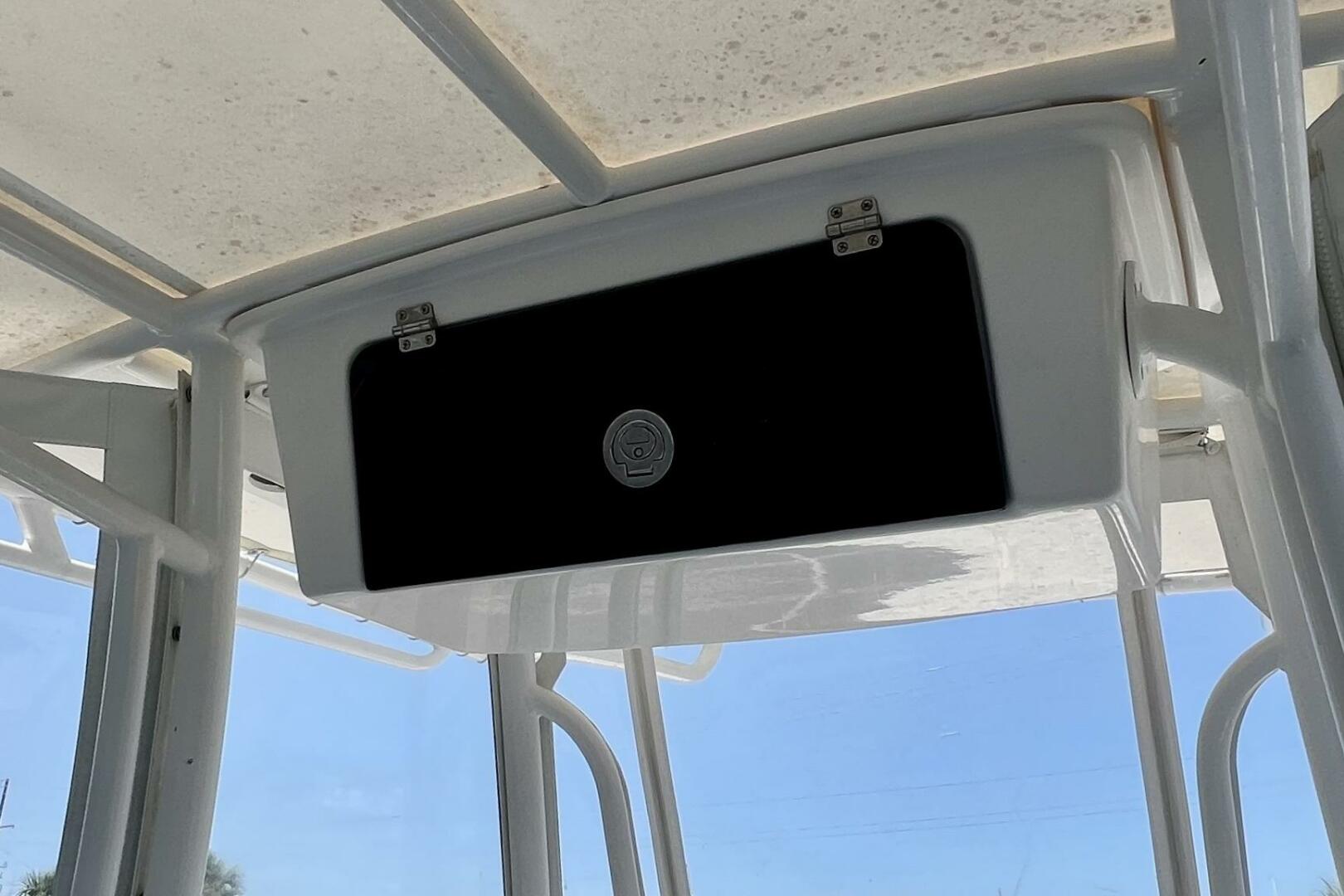 Slide: The Image of Parker 2501 Center Console 2018 - 4649920