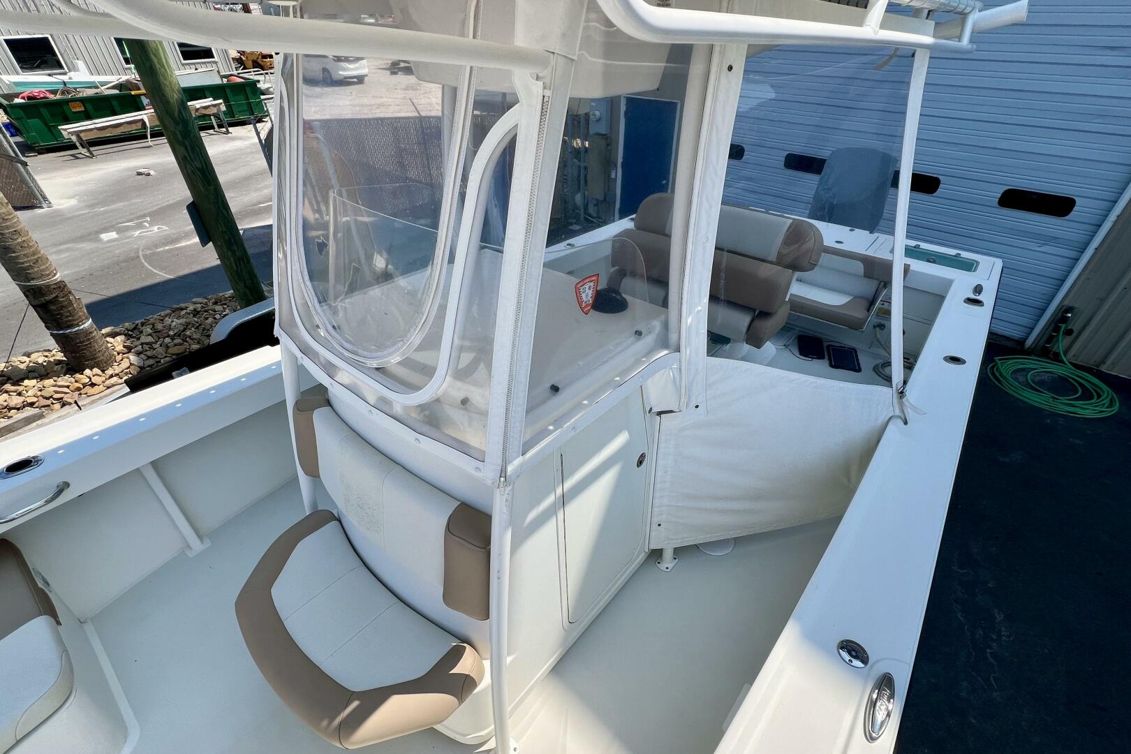 Slide: The Image of Parker 2501 Center Console 2018 - 4649913