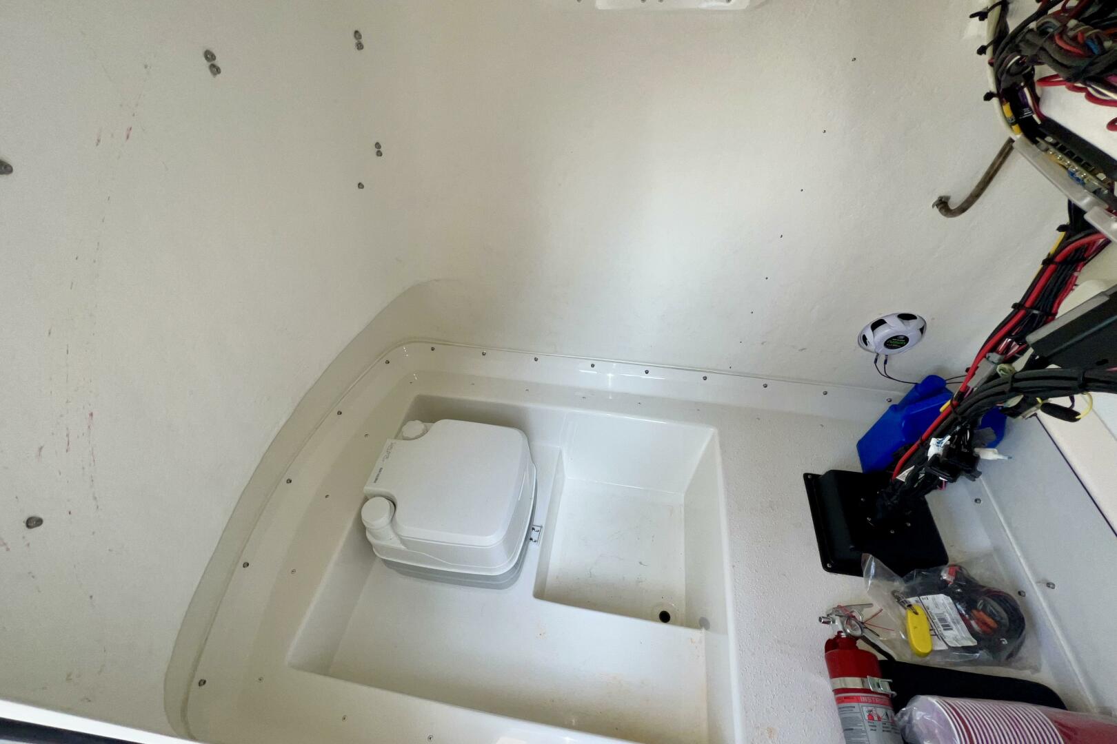 Slide: The Image of Parker 2501 Center Console 2018 - 4649918