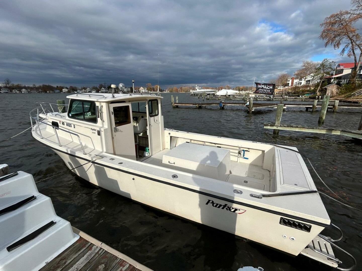 Slide: The Image of Parker 2520 Sport Cabin 1994 - 4168677
