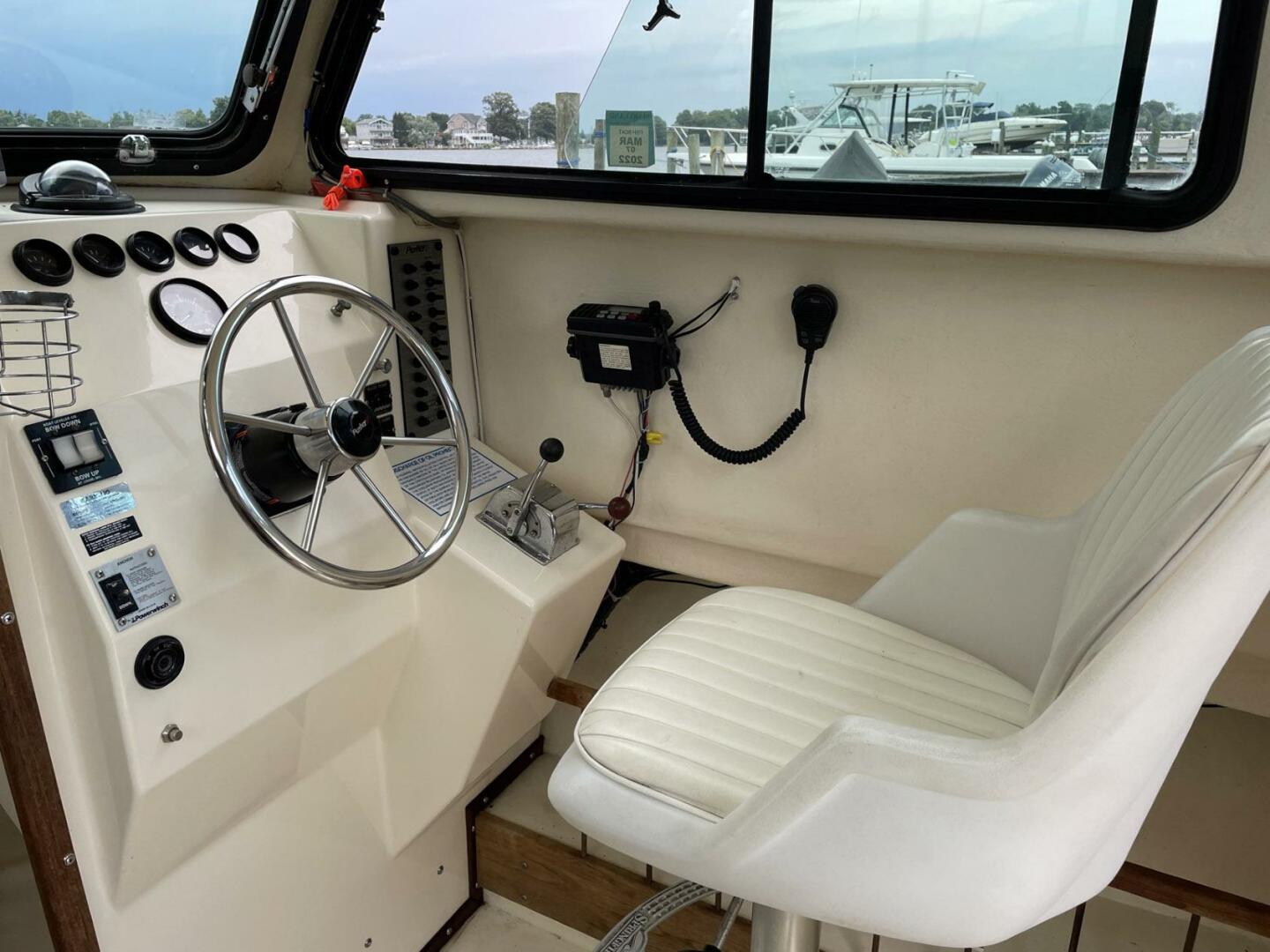 Slide: The Image of Parker 2520 Sport Cabin 1994 - 4168769