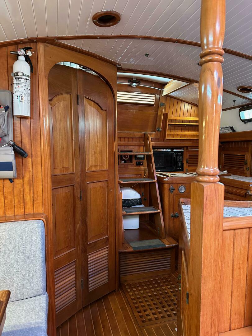 Slide: The Image of Passport 40 1987 - 5191212