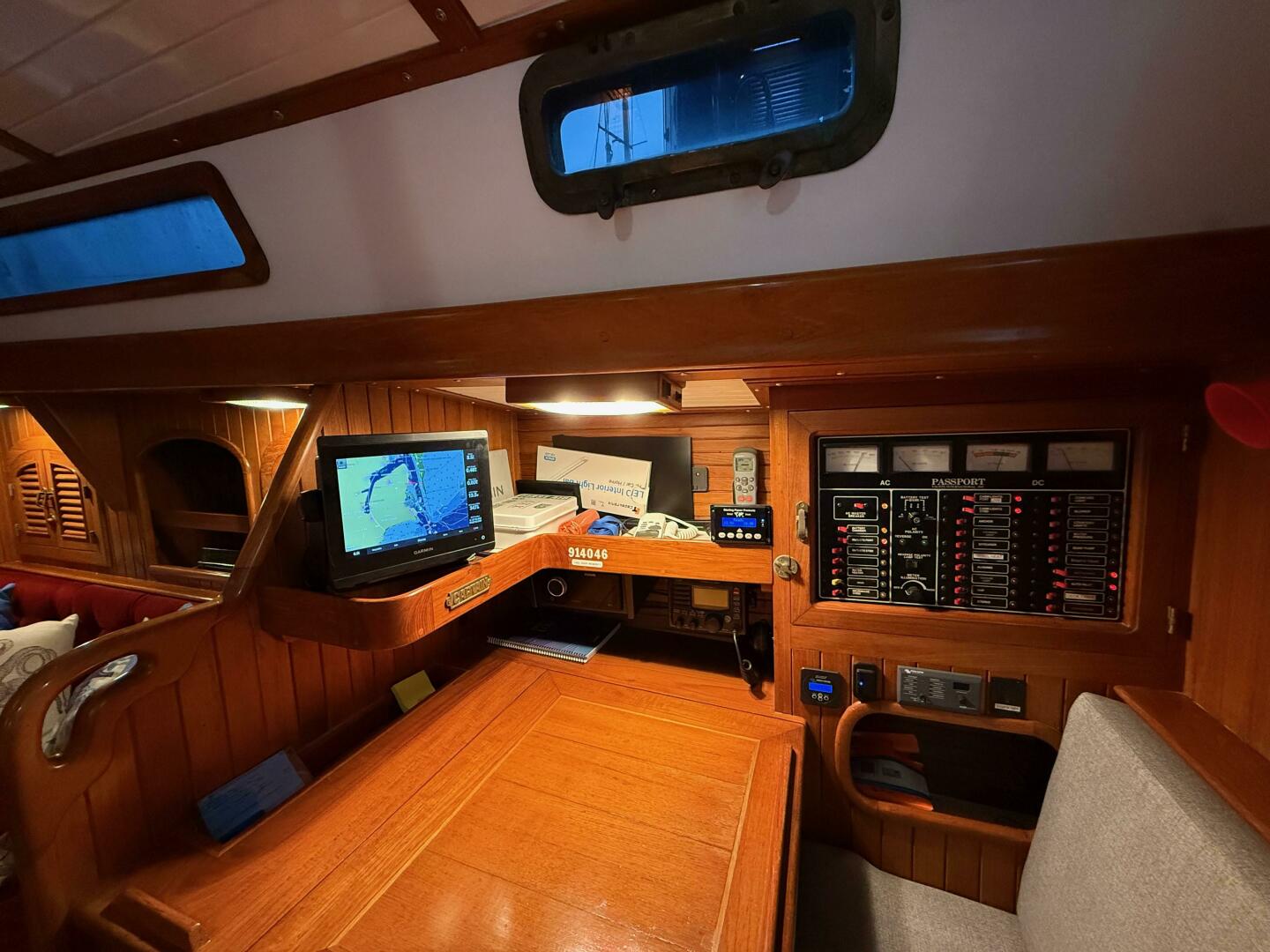 Slide: The Image of Passport 40 1987 - 5191230