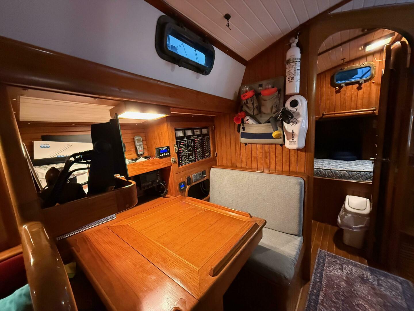 Slide: The Image of Passport 40 1987 - 5191231