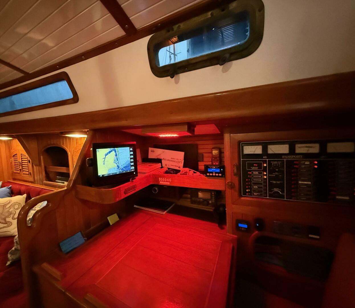 Slide: The Image of Passport 40 1987 - 5191251