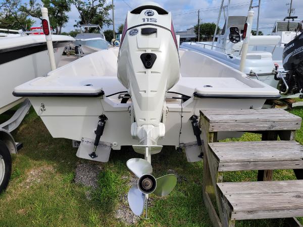 Slide: The Image of 2001 Pathfinder 1806V boat with 115 HP outboard motor, rear view. - 16