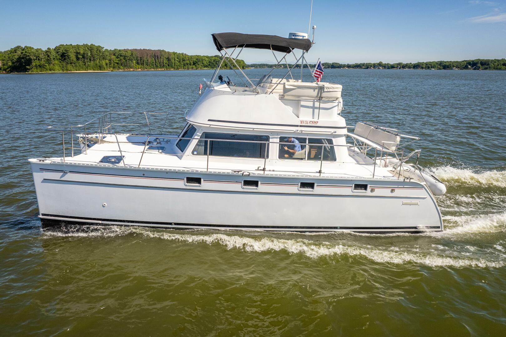 Slide: The Image of PDQ 34 Power Catamaran 2002 - 4500992