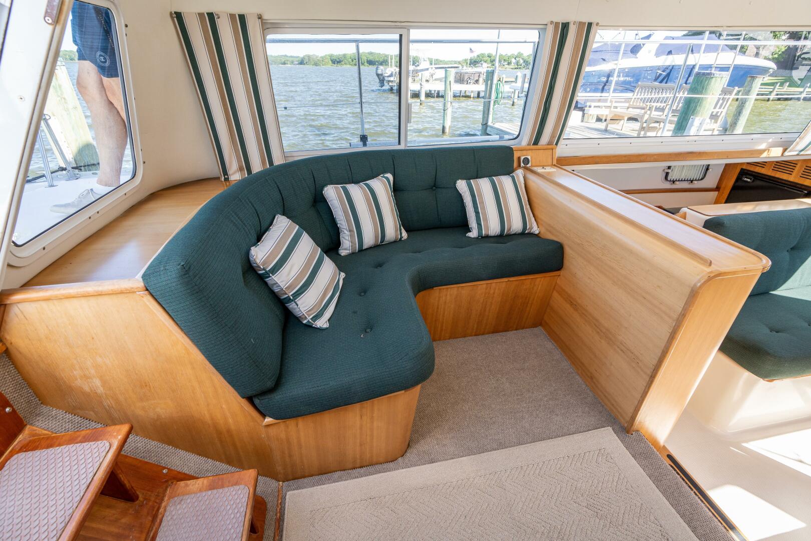 Slide: The Image of PDQ 34 Power Catamaran 2002 - 4501007