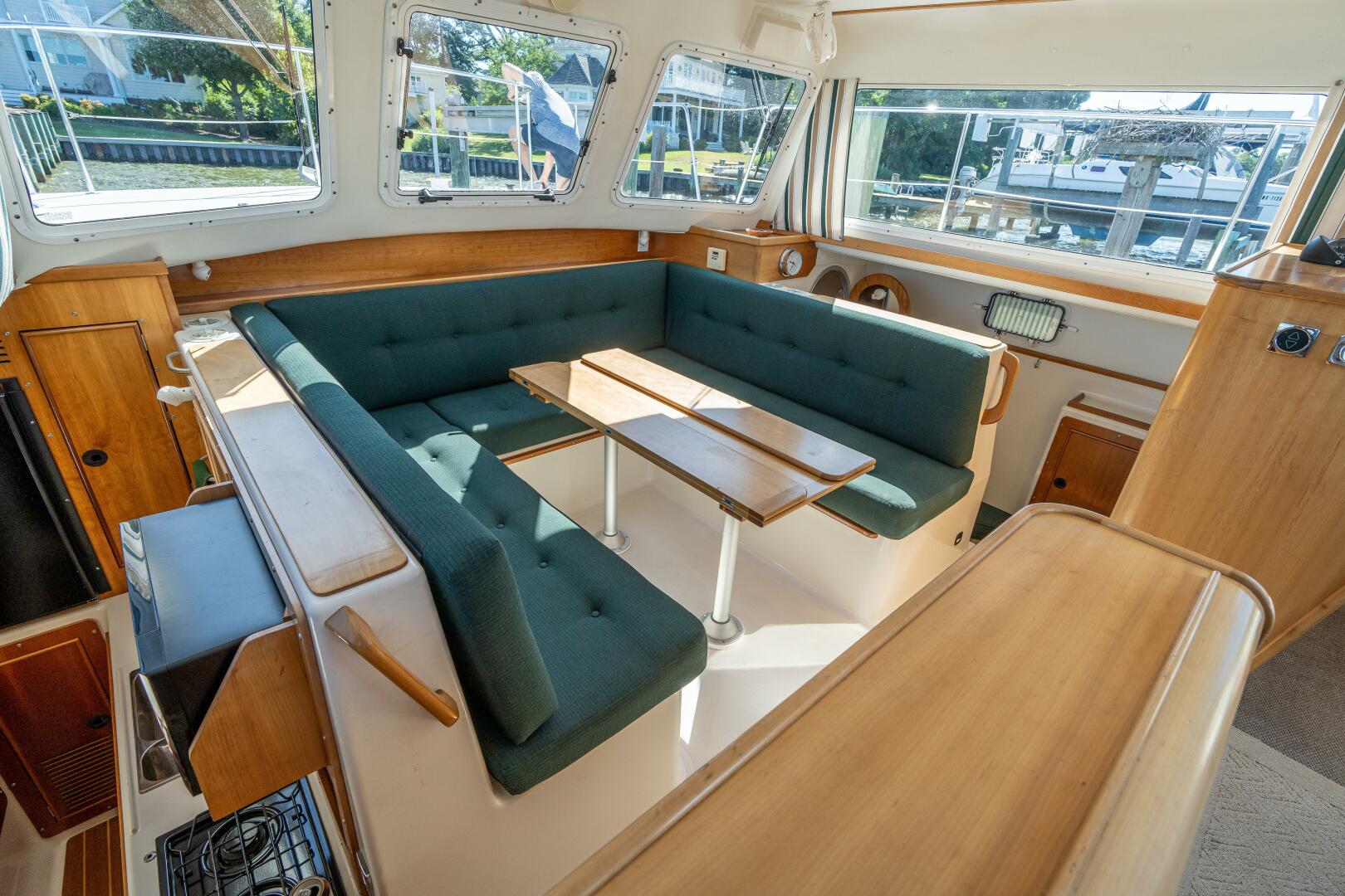 Slide: The Image of PDQ 34 Power Catamaran 2002 - 4501010