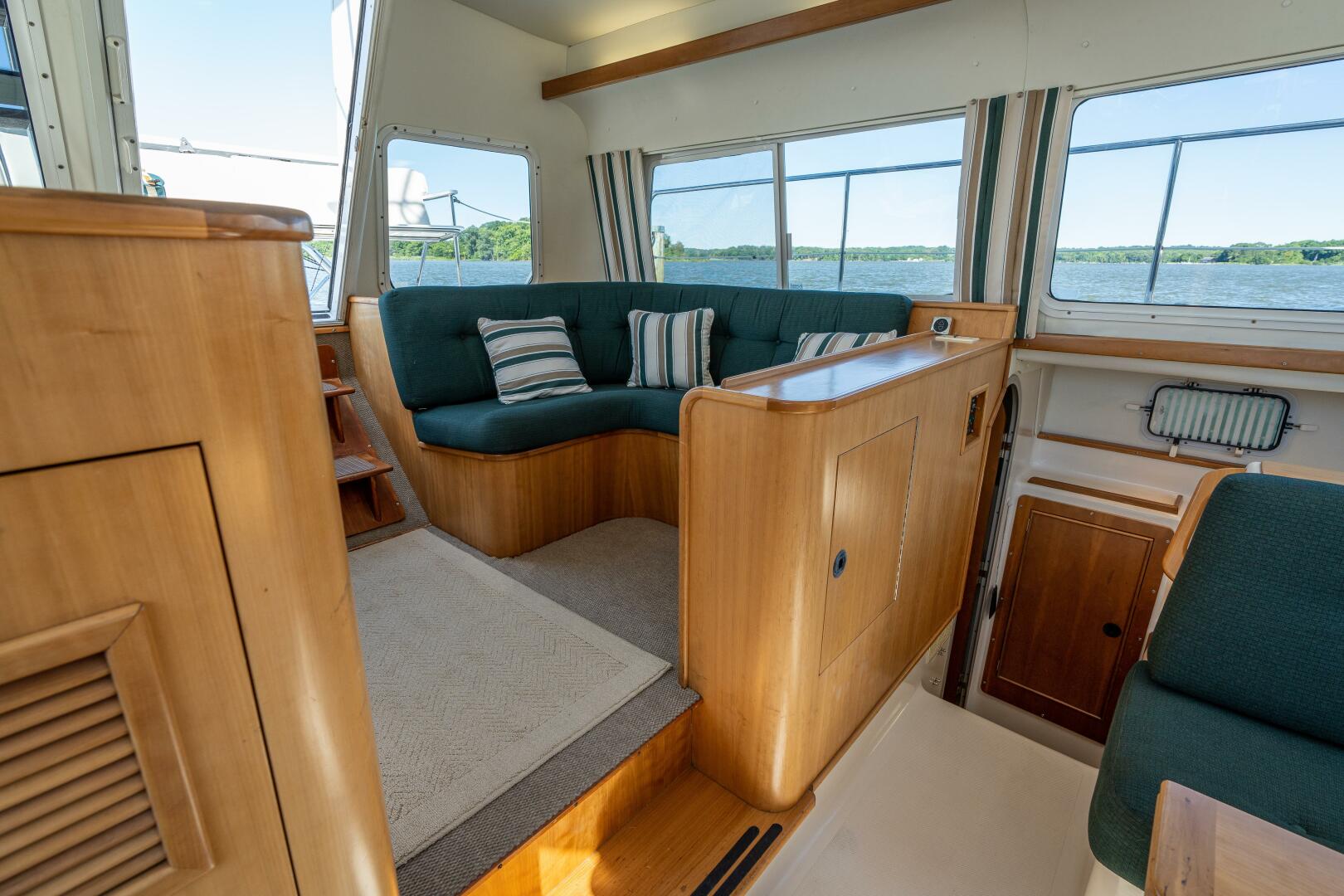 Slide: The Image of PDQ 34 Power Catamaran 2002 - 4501012