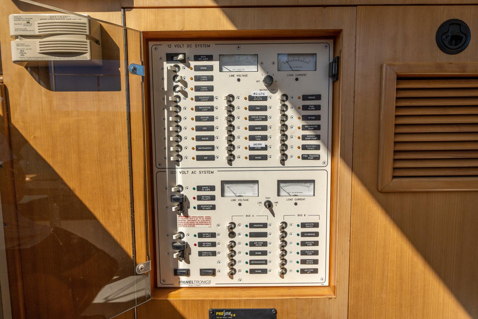 Slide: The Image of PDQ 34 Power Catamaran 2002 - 4501013