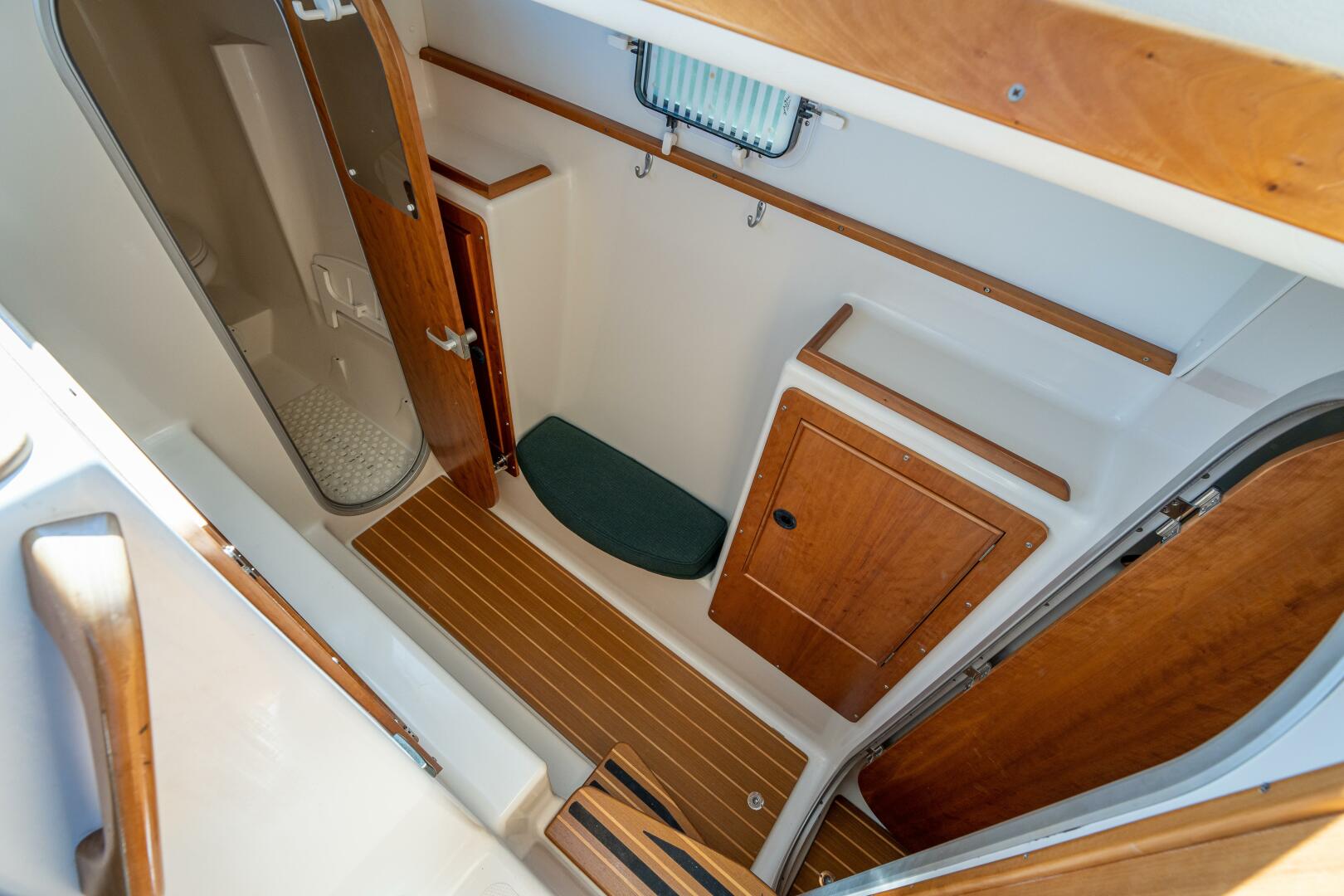 Slide: The Image of PDQ 34 Power Catamaran 2002 - 4501014