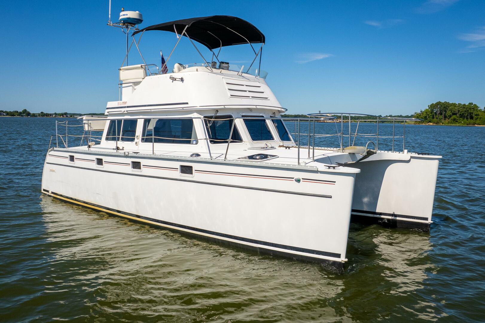 Slide: The Image of PDQ 34 Power Catamaran 2002 - 4500979