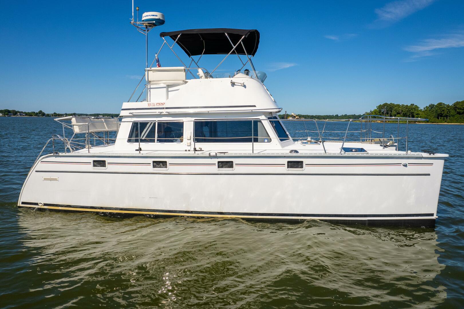 Slide: The Image of PDQ 34 Power Catamaran 2002 - 4500983