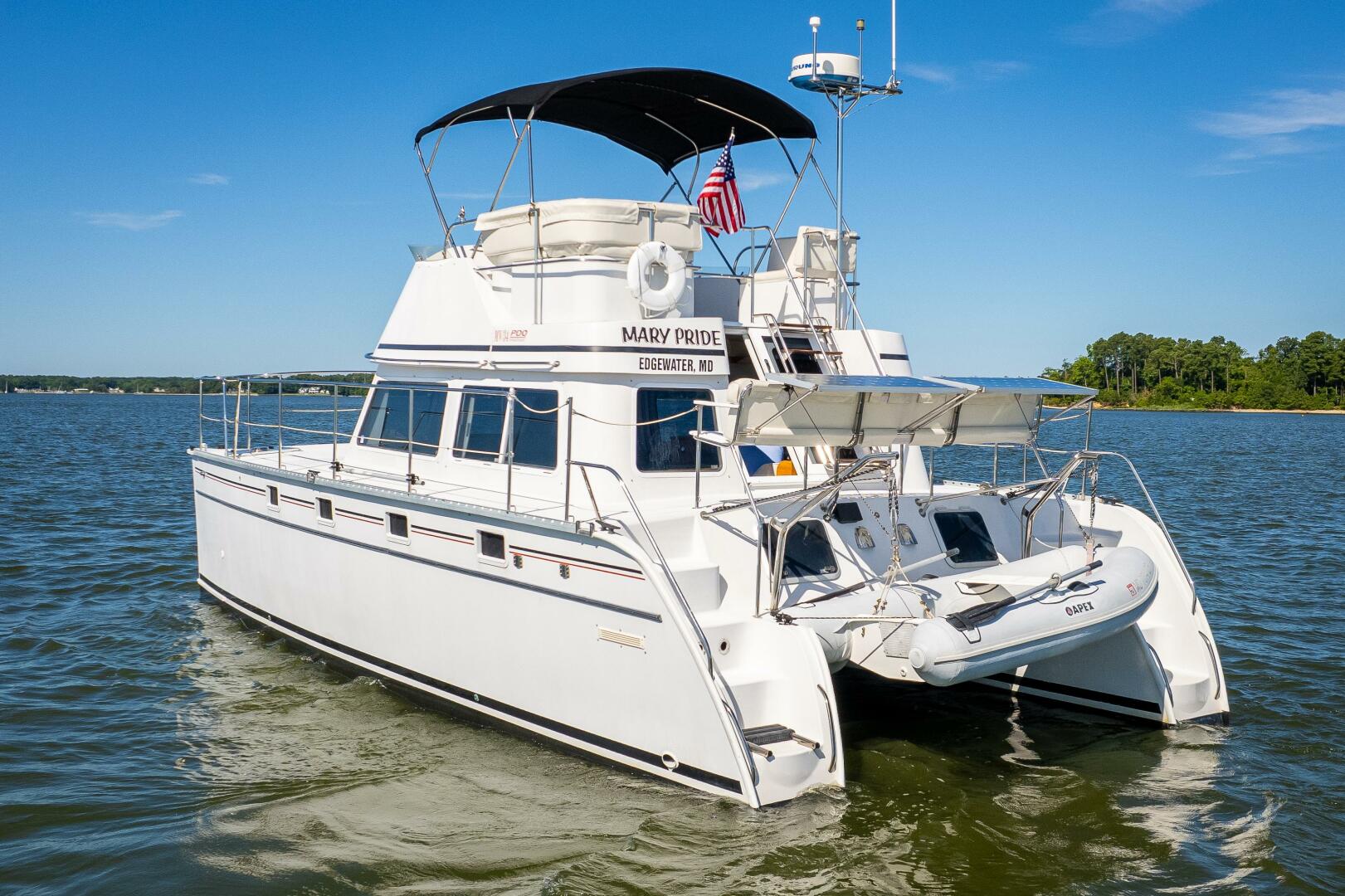 Slide: The Image of PDQ 34 Power Catamaran 2002 - 4500990