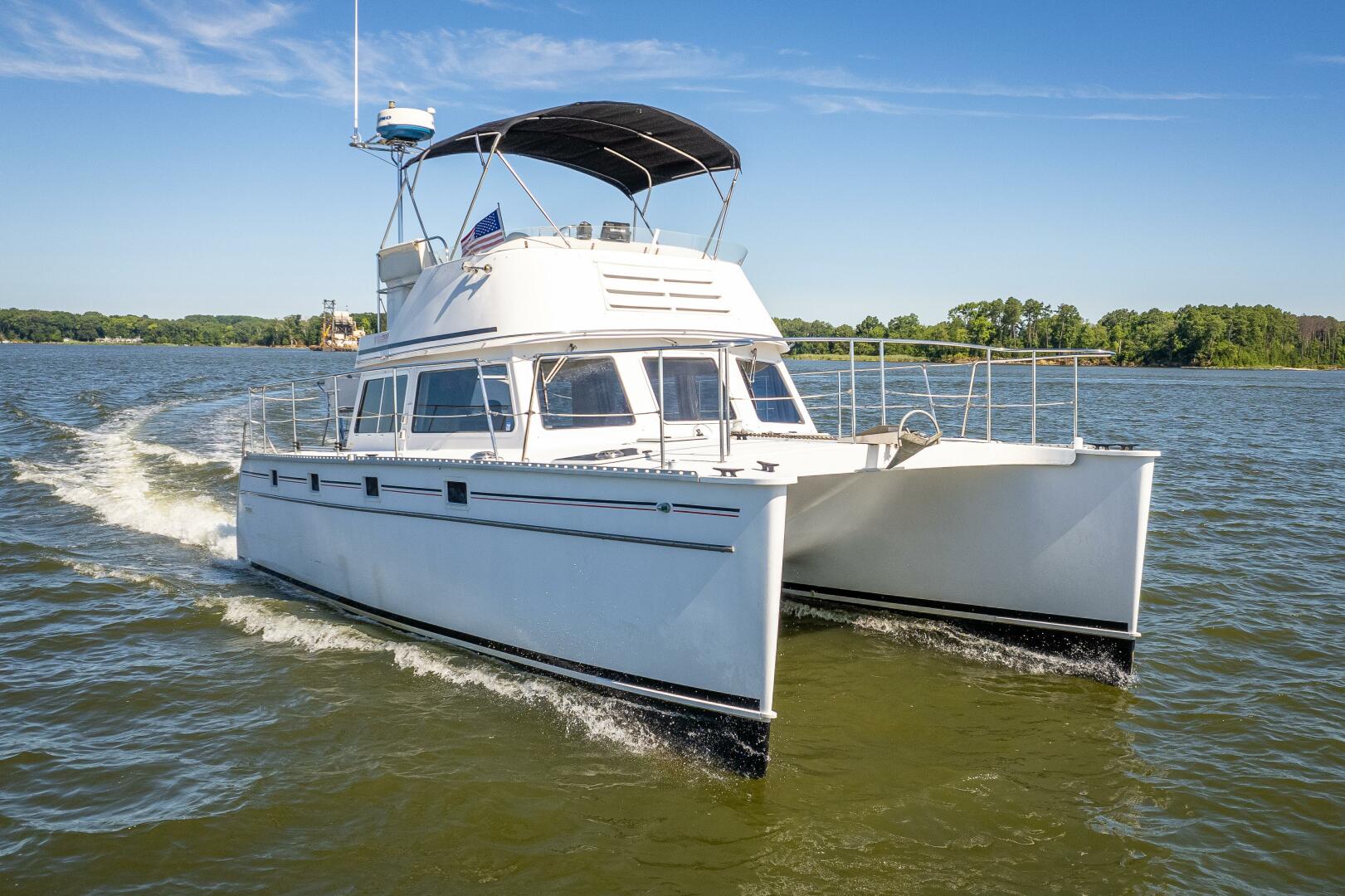 Slide: The Image of PDQ 34 Power Catamaran 2002 - 4500994