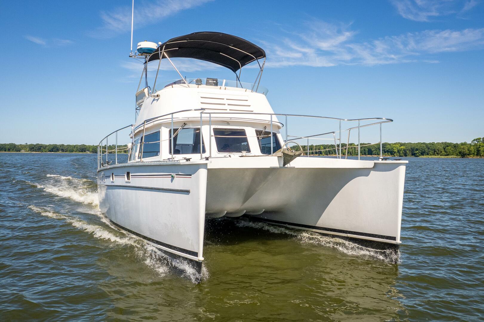 Slide: The Image of PDQ 34 Power Catamaran 2002 - 4500995