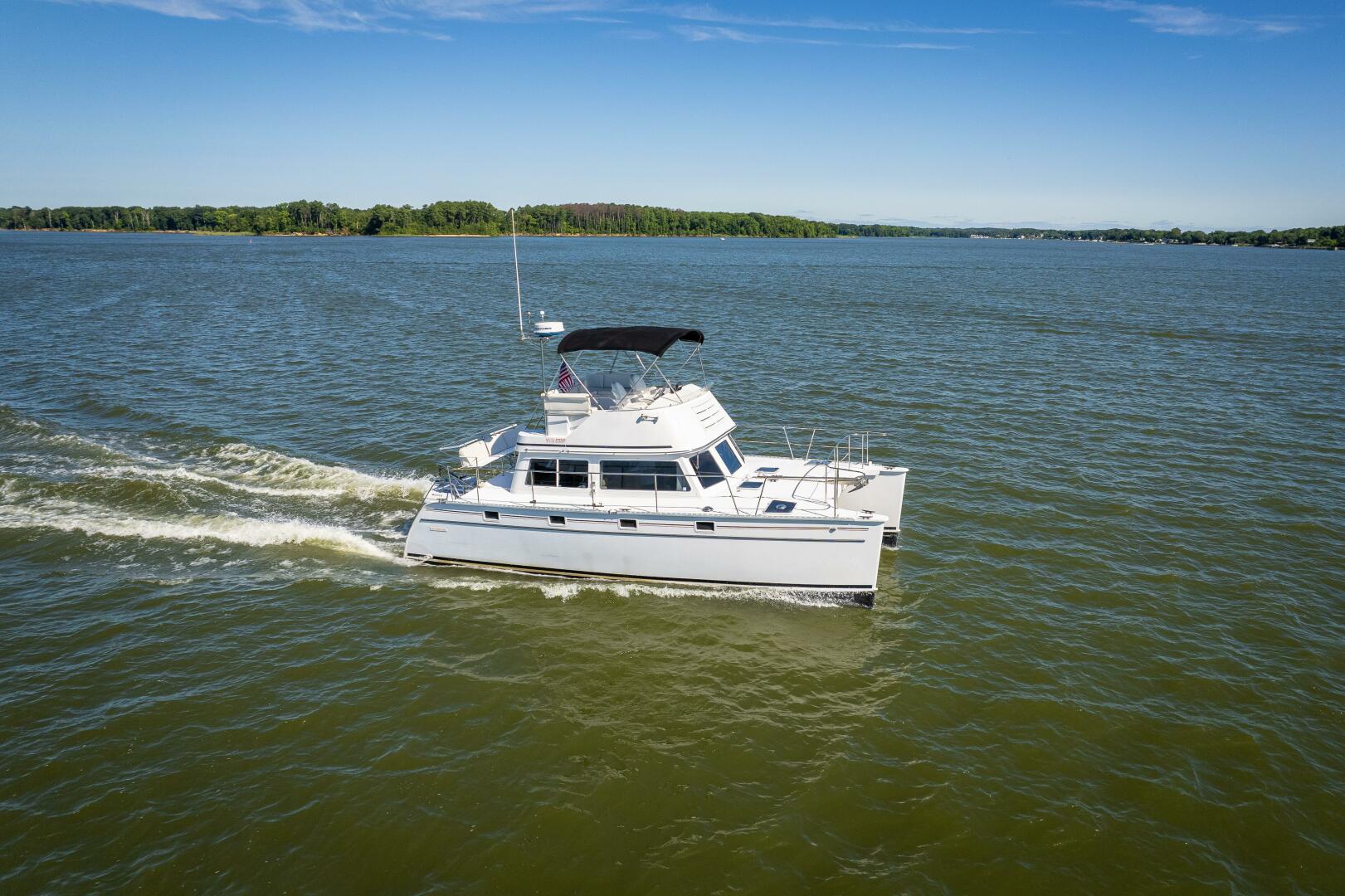 Slide: The Image of PDQ 34 Power Catamaran 2002 - 4500996