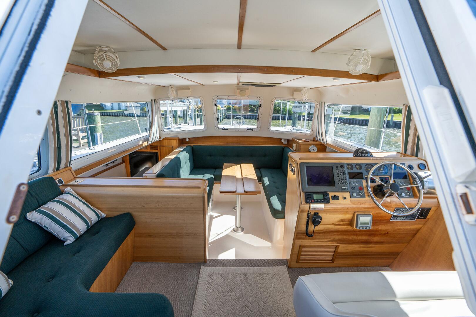 Slide: The Image of PDQ 34 Power Catamaran 2002 - 4501004