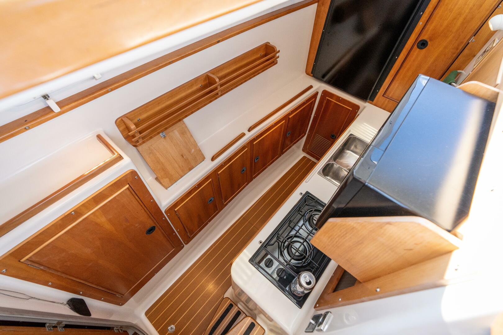 Slide: The Image of PDQ 34 Power Catamaran 2002 - 4501020