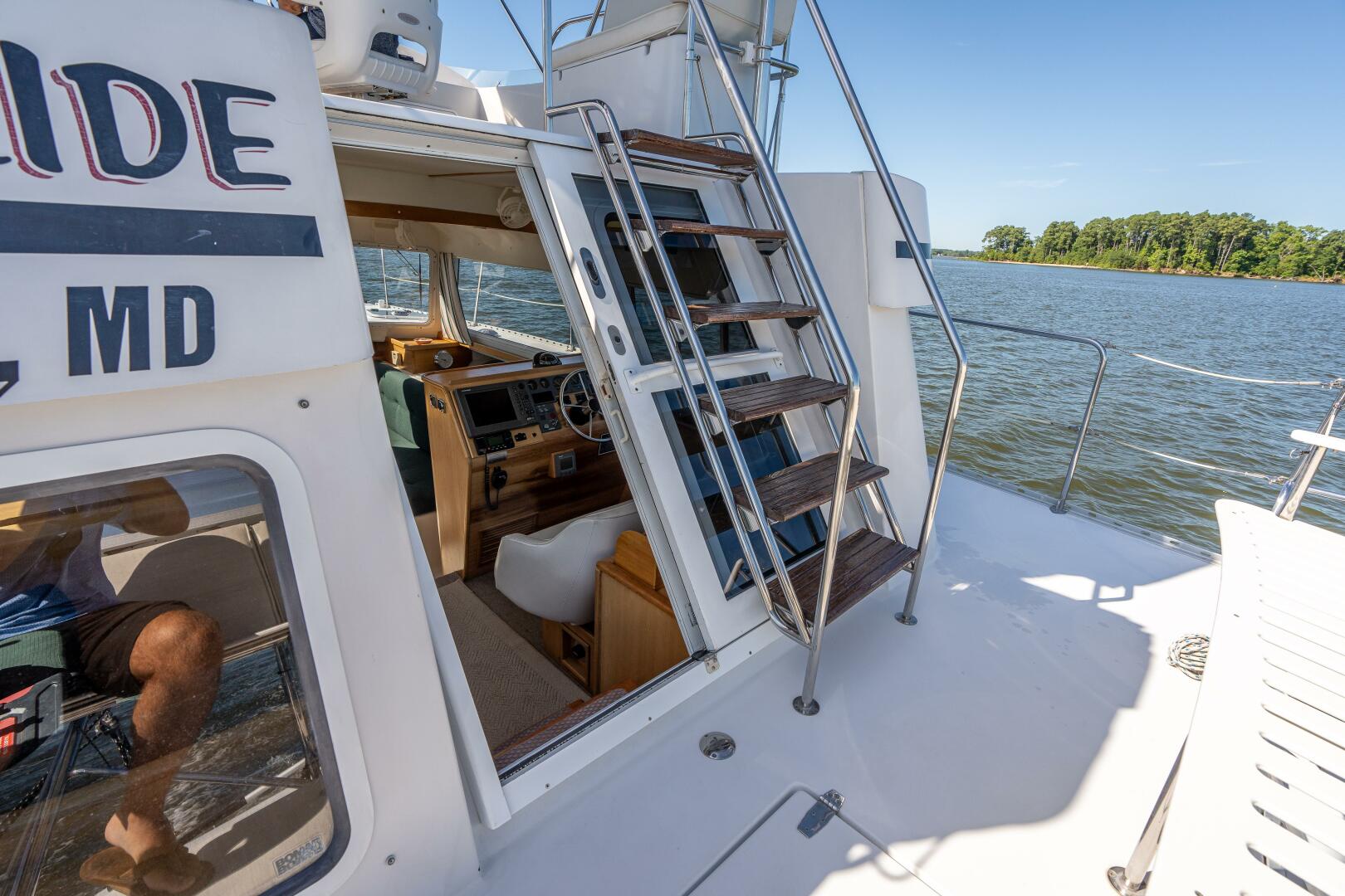 Slide: The Image of PDQ 34 Power Catamaran 2002 - 4501030