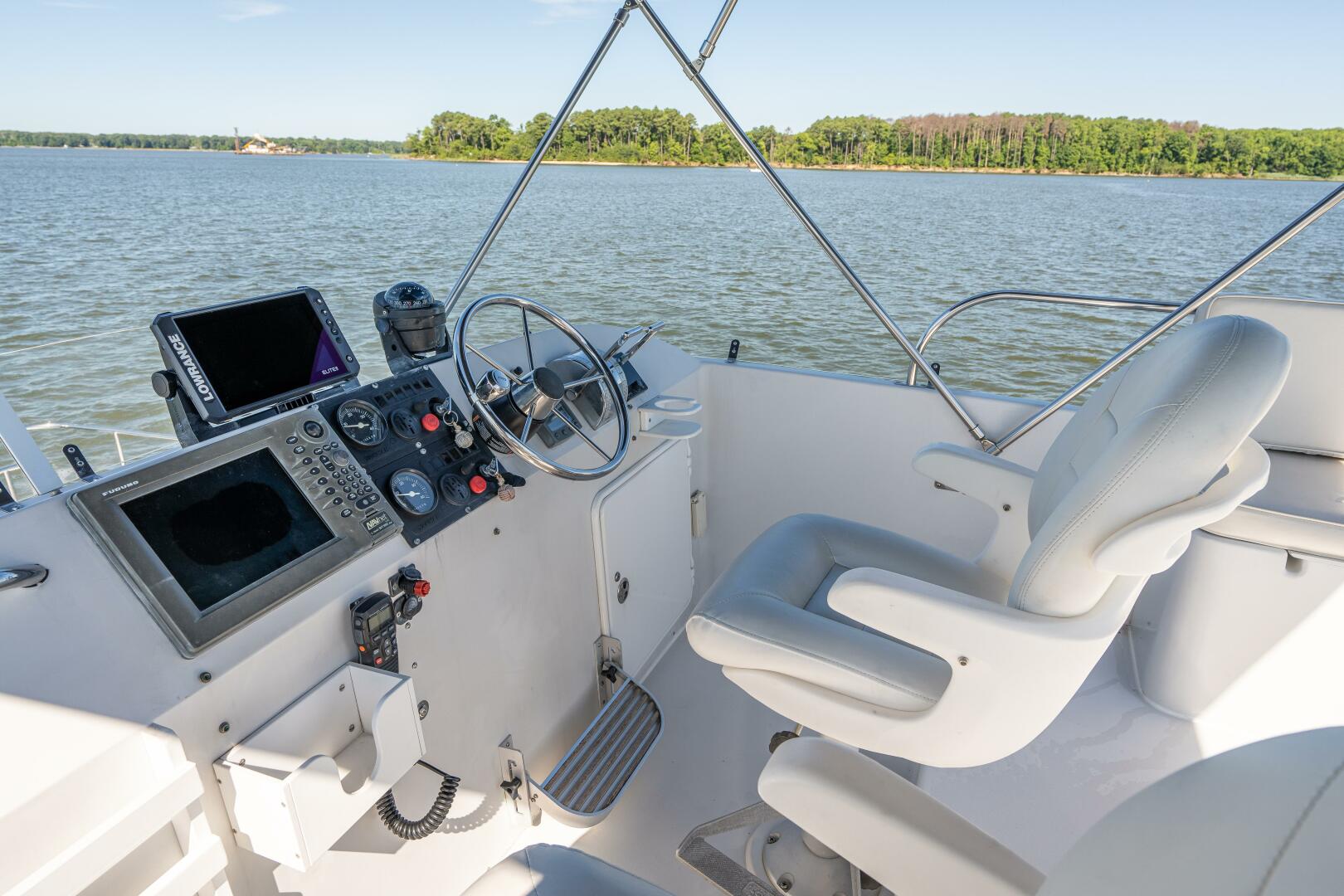 Slide: The Image of PDQ 34 Power Catamaran 2002 - 4501045